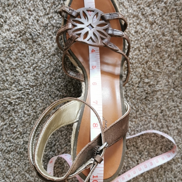 American Eagle Wedge Heels - Picture 5 of 5